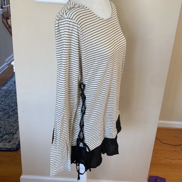 Doe & Rae ladies striped tunic style blouse NWT - Picture 2 of 6